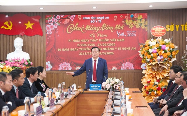 Bí thư Tỉnh ủy Nghệ An: Phát triển y tế kỹ thuật cao, lấy người bệnh làm trung tâm- Ảnh 1. Bí thư Tỉnh ủy Nghệ An: Phát triển y tế kỹ thuật cao, lấy người bệnh làm trung tâm- Ảnh 1.