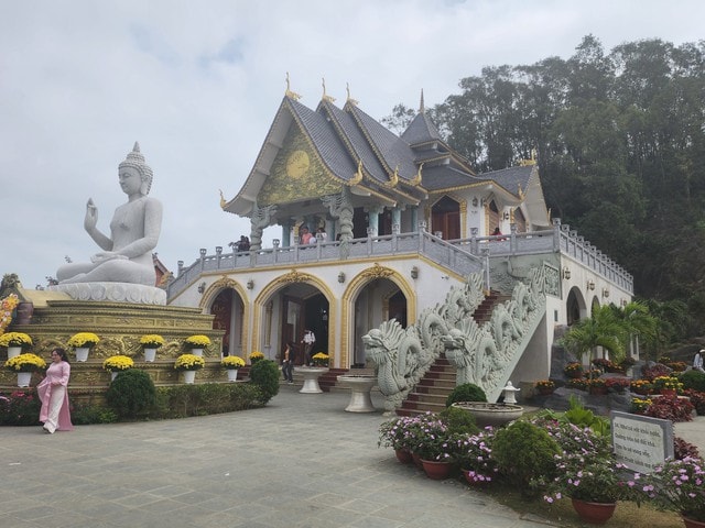 Xin lộc đầu năm ở ngôi chùa nơi tiếng chuông hòa cùng sóng biển- Ảnh 5. Xin lộc đầu năm ở ngôi chùa nơi tiếng chuông hòa cùng sóng biển- Ảnh 5.