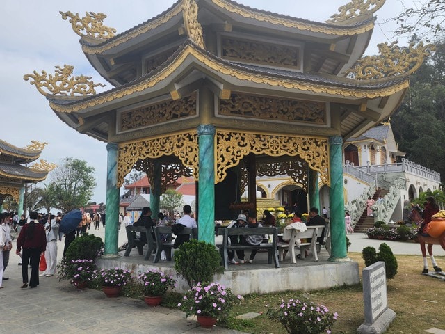 Xin lộc đầu năm ở ngôi chùa nơi tiếng chuông hòa cùng sóng biển- Ảnh 6. Xin lộc đầu năm ở ngôi chùa nơi tiếng chuông hòa cùng sóng biển- Ảnh 6.