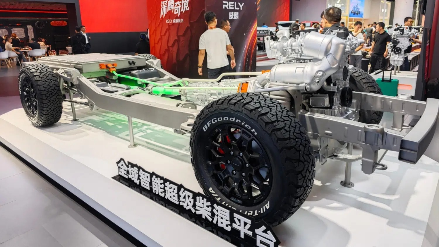 Cấu trúc khung gầm rời của Chery KP31 với bộ pin được bố trí phía sau khung xe.