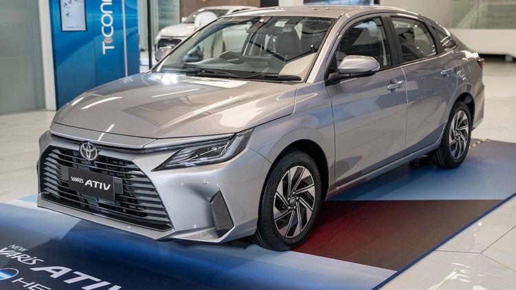 Phiên bản xăng lai điện (hybrid) hứa hẹn mang đến khả năng tiết kiệm nhiên liệu vượt trội.