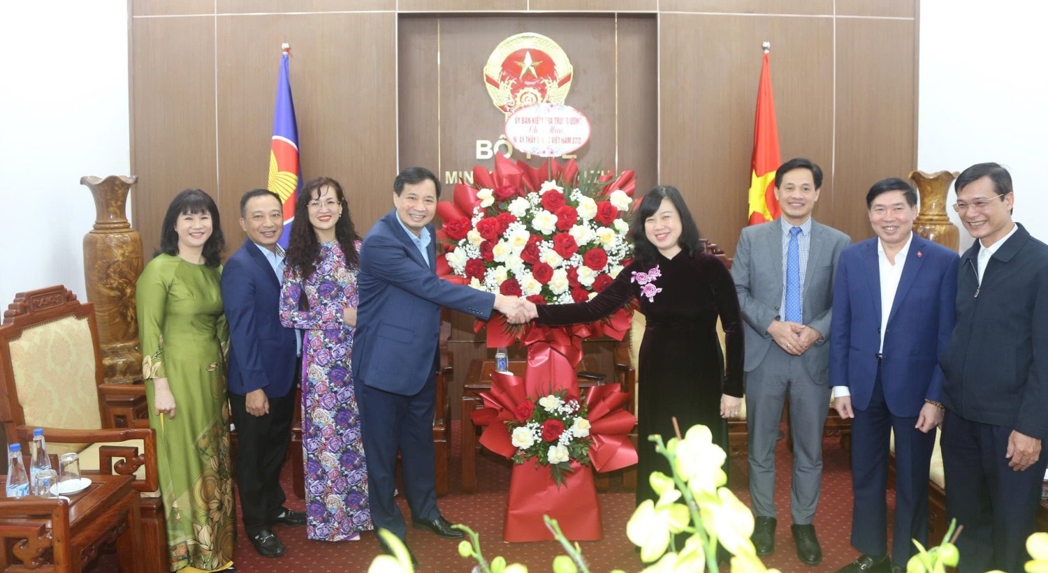 Văn phòng Trung ương Đảng chúc mừng Bộ Y tế nhân Ngày Thầy thuốc Việt Nam 27/2- Ảnh 3.