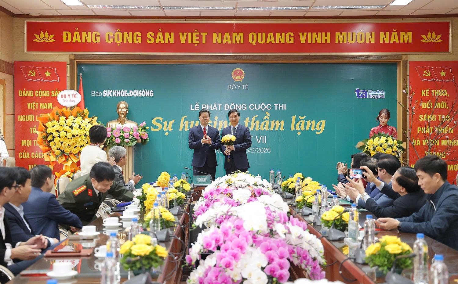 Thứ trưởng Thường trực Vũ Mạnh Hà: Cuộc thi “Sự hy sinh thầm lặng” lan toả tinh thần trách nhiệm, sự tận tụy, lòng nhân ái và y đức- Ảnh 3. Thứ trưởng Thường trực Vũ Mạnh Hà: Cuộc thi “Sự hy sinh thầm lặng” lan toả tinh thần trách nhiệm, sự tận tụy, lòng nhân ái và y đức- Ảnh 3.