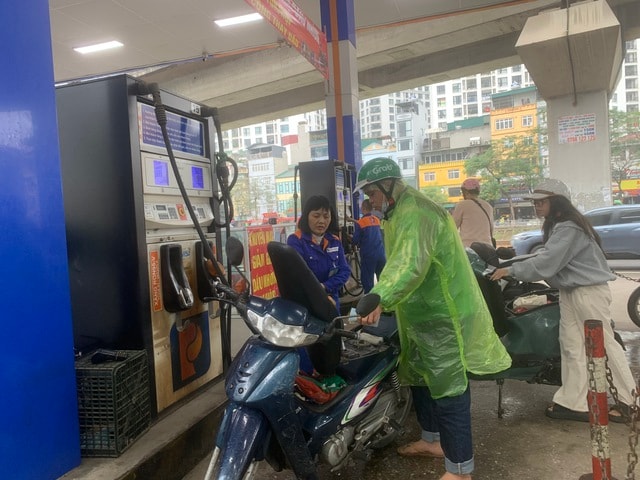 Giá xăng có thể tăng trong kỳ điều hành ngày mai 26/2- Ảnh 1.