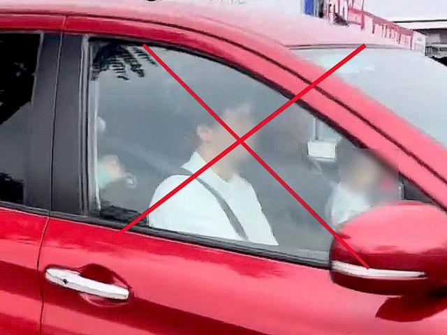 Hình ảnh trẻ nhỏ ngồi trước vô lăng khi ô tô đang lưu thông trên đường phố Hà Nội khiến dư luận bức xúc, lực lượng chức năng nhanh chóng vào cuộc xác minh, xử phạt. Hình ảnh trẻ nhỏ ngồi trước vô lăng khi ô tô đang lưu thông trên đường phố Hà Nội khiến dư luận bức xúc, lực lượng chức năng nhanh chóng vào cuộc xác minh, xử phạt.