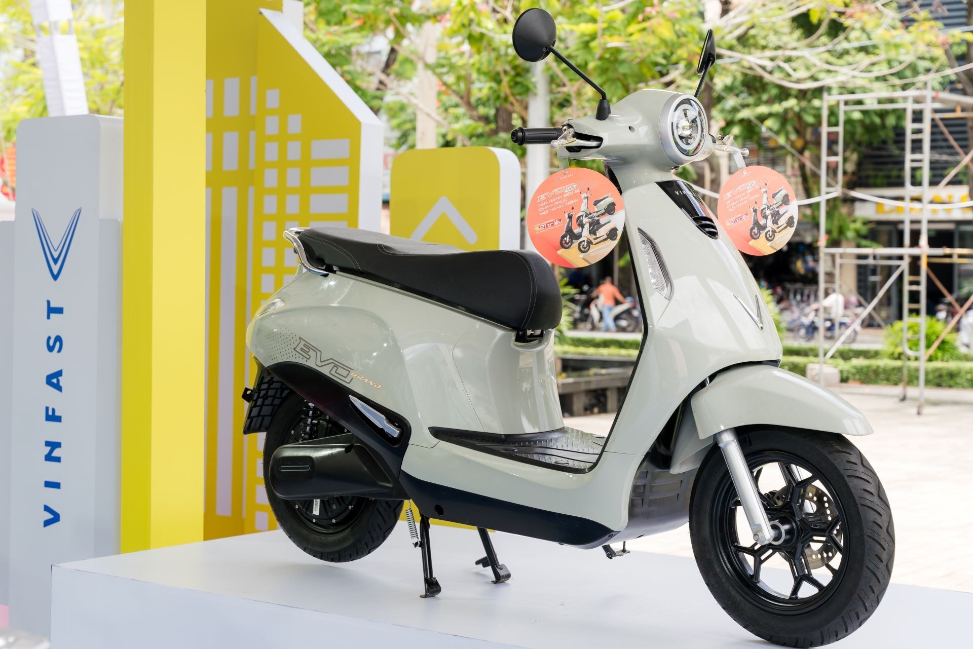 Dễ lái, đi xa, tiết kiệm - VinFast Evo Grand xứng danh xe điện cho mọi nhà - 2