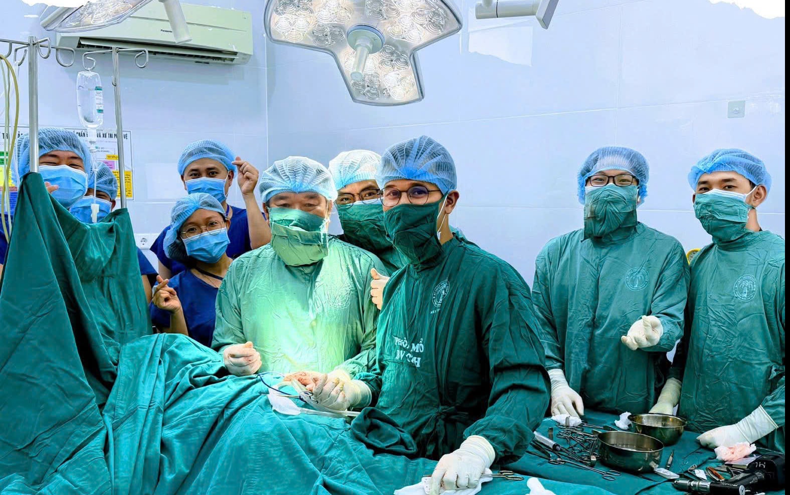 Gặp bác sĩ kể chuyện nghề bằng âm nhạc- Ảnh 3.