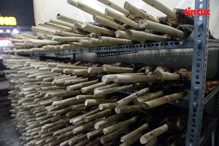 TP Hồ Chí Minh: Phố cá lóc thâu đêm đỏ lửa phục vụ ngày vía Thần Tài- Ảnh 17.