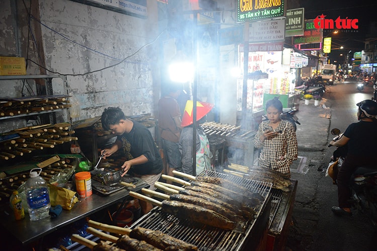 TP Hồ Chí Minh: Phố cá lóc thâu đêm đỏ lửa phục vụ ngày vía Thần Tài- Ảnh 15.