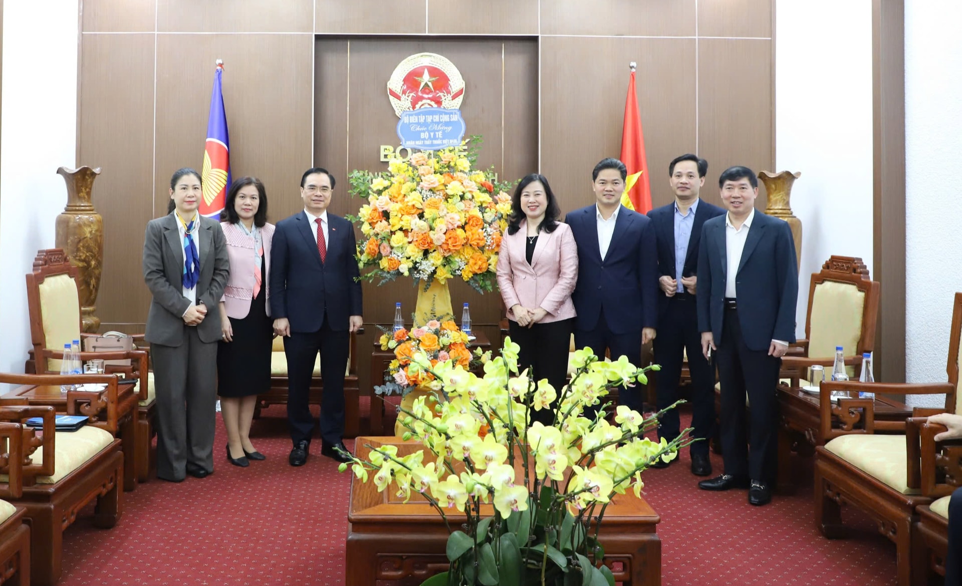 Nhiều Bộ, Ngành, Hội, đoàn thể chúc mừng Bộ Y tế dịp kỷ niệm Ngày Thầy thuốc Việt Nam- Ảnh 1. Nhiều Bộ, Ngành, Hội, đoàn thể chúc mừng Bộ Y tế dịp kỷ niệm Ngày Thầy thuốc Việt Nam- Ảnh 1.