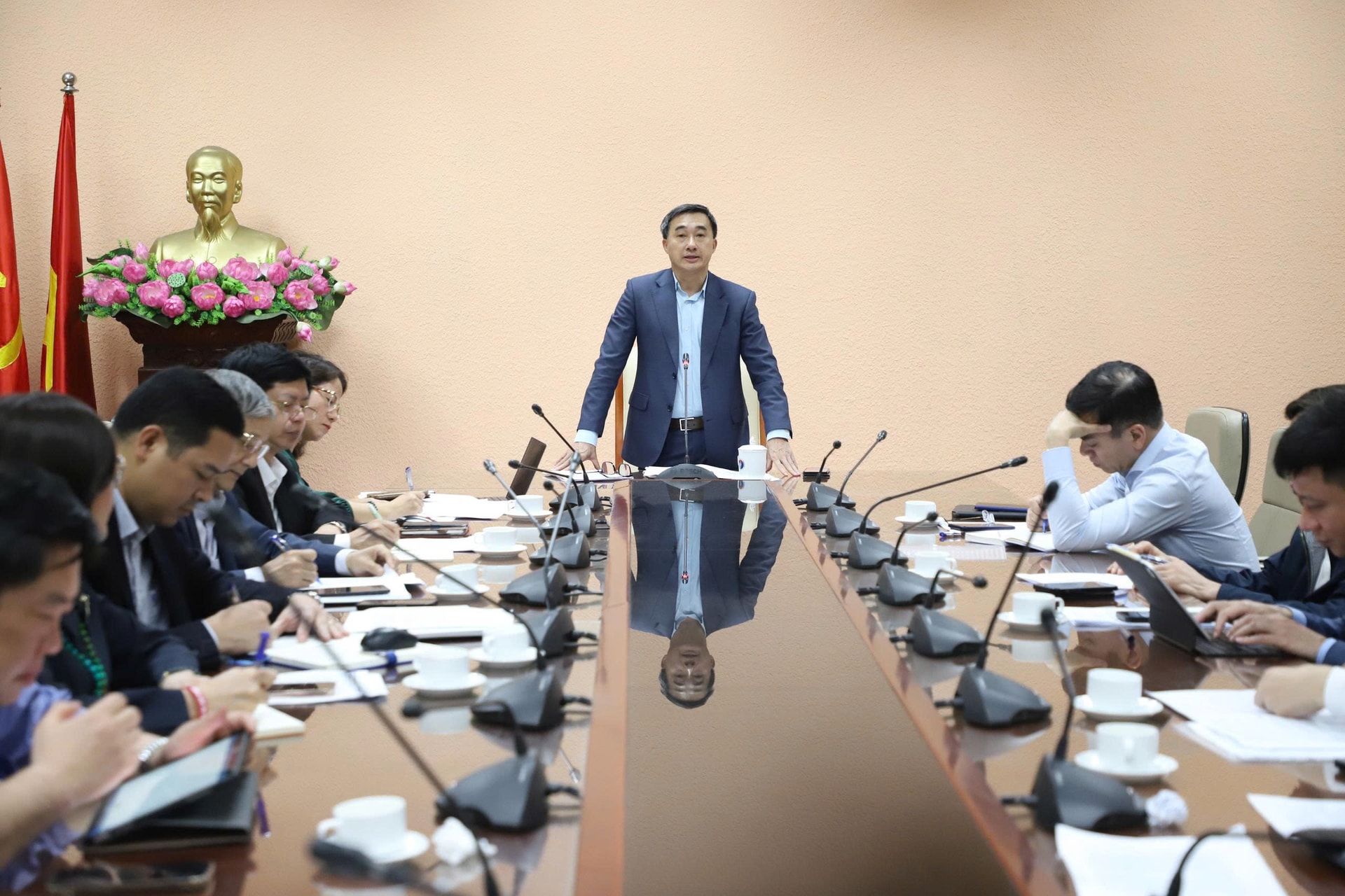 Nhân lực là cốt lõi cho sự vận hành Bệnh viện Bạch Mai và Bệnh viện Hữu nghị Việt Đức cơ sở 2- Ảnh 5. Nhân lực là cốt lõi cho sự vận hành Bệnh viện Bạch Mai và Bệnh viện Hữu nghị Việt Đức cơ sở 2- Ảnh 5.