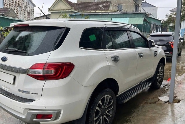 Khởi tố người đàn ông điều thêm ô tô chặn xe ngày mùng 2 Tết- Ảnh 2. Khởi tố người đàn ông điều thêm ô tô chặn xe ngày mùng 2 Tết- Ảnh 2.