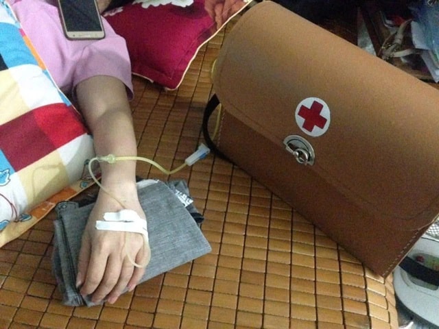 Cảnh báo nguy cơ tử vong khi tự tiêm, truyền tại nhà- Ảnh 1.