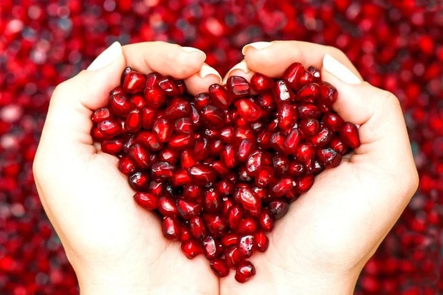 5 lý do bất ngờ từ quả lựu giúp 'chuyện ấy' thăng hoa- Ảnh 1.