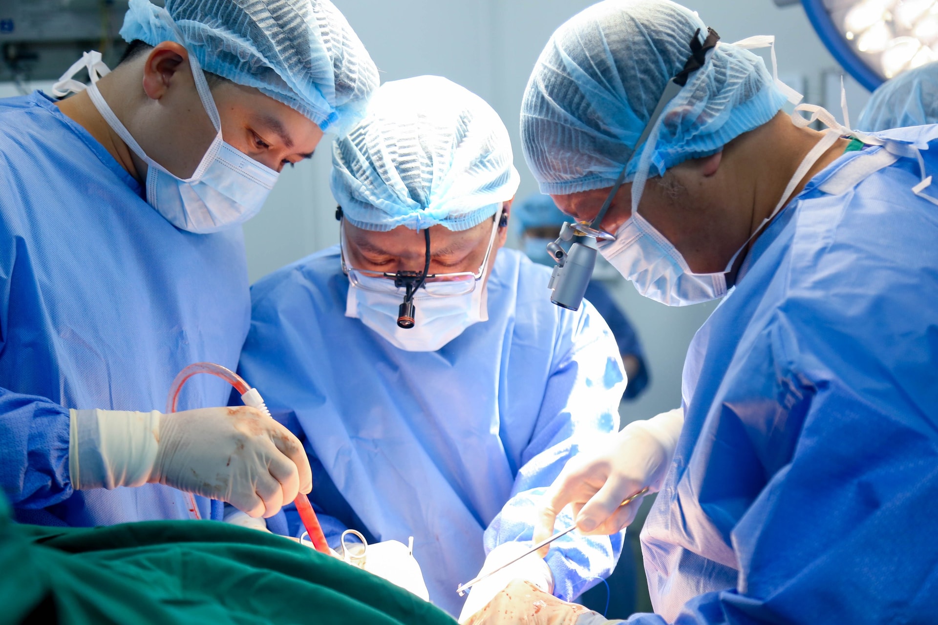 71 năm Ngày Thầy thuốc Việt Nam: Ngành y tế luôn giữ vững tinh thần trách nhiệm, tận tụy vì sức khỏe nhân dân- Ảnh 6. 71 năm Ngày Thầy thuốc Việt Nam: Ngành y tế luôn giữ vững tinh thần trách nhiệm, tận tụy vì sức khỏe nhân dân- Ảnh 6.