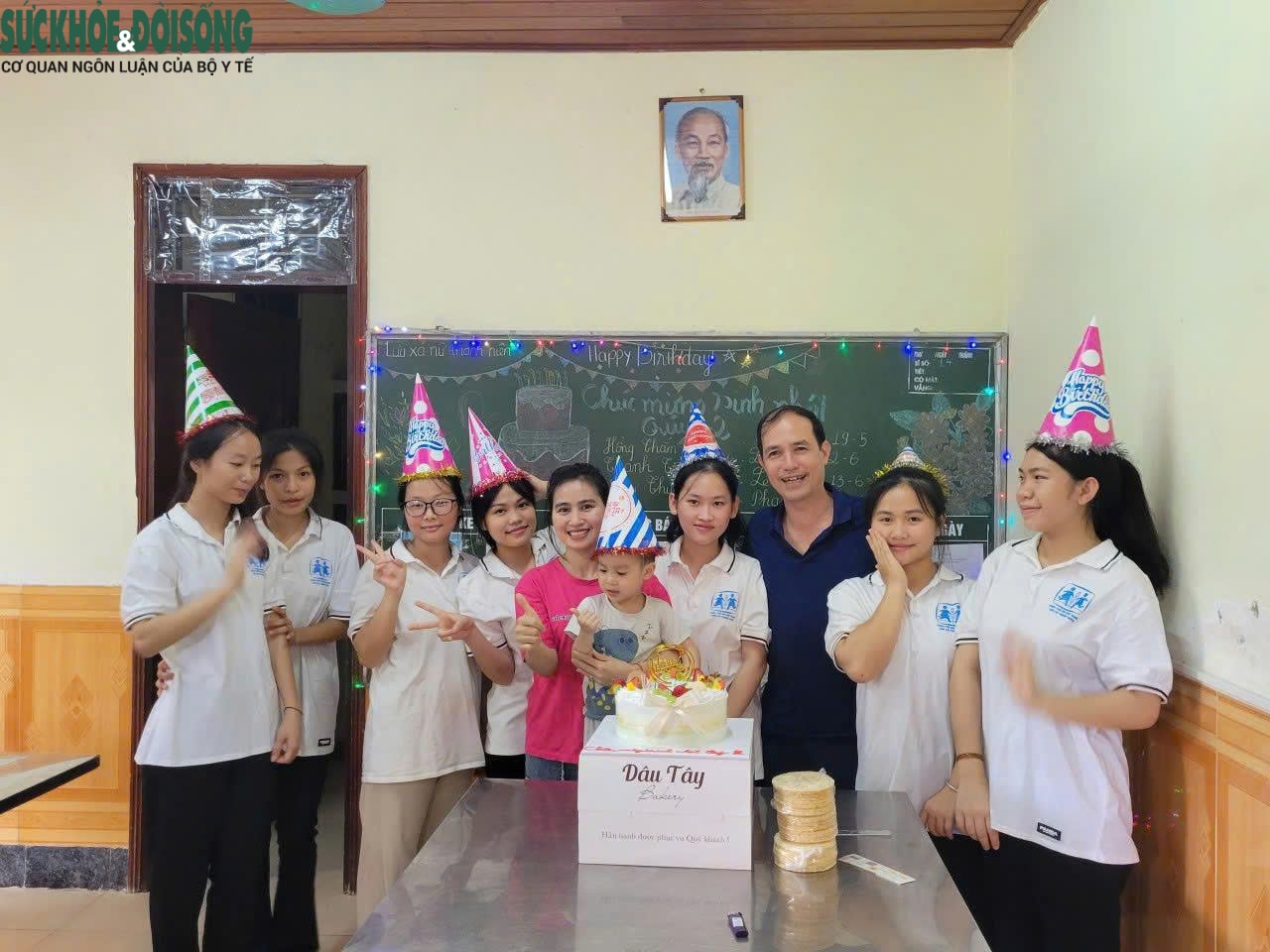 Năm bát hương lạnh khói và trái tim của một người đàn ông- Ảnh 9.