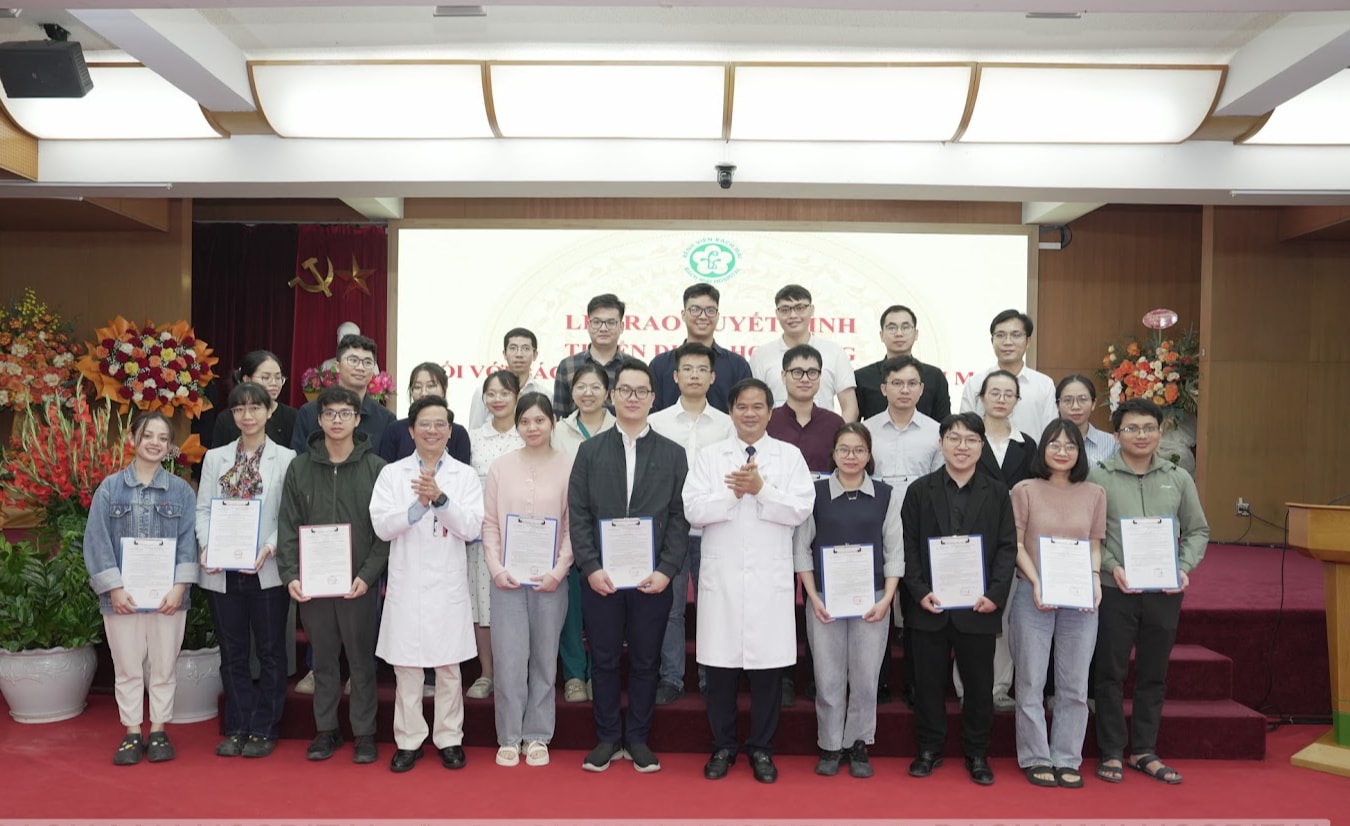 PGS.TS Đào Xuân Cơ: 'Bạch Mai không hứa hẹn sự nhàn nhã nhưng trao cơ hội để bác sĩ nội trú trưởng thành nhanh, ý nghĩa'- Ảnh 3.