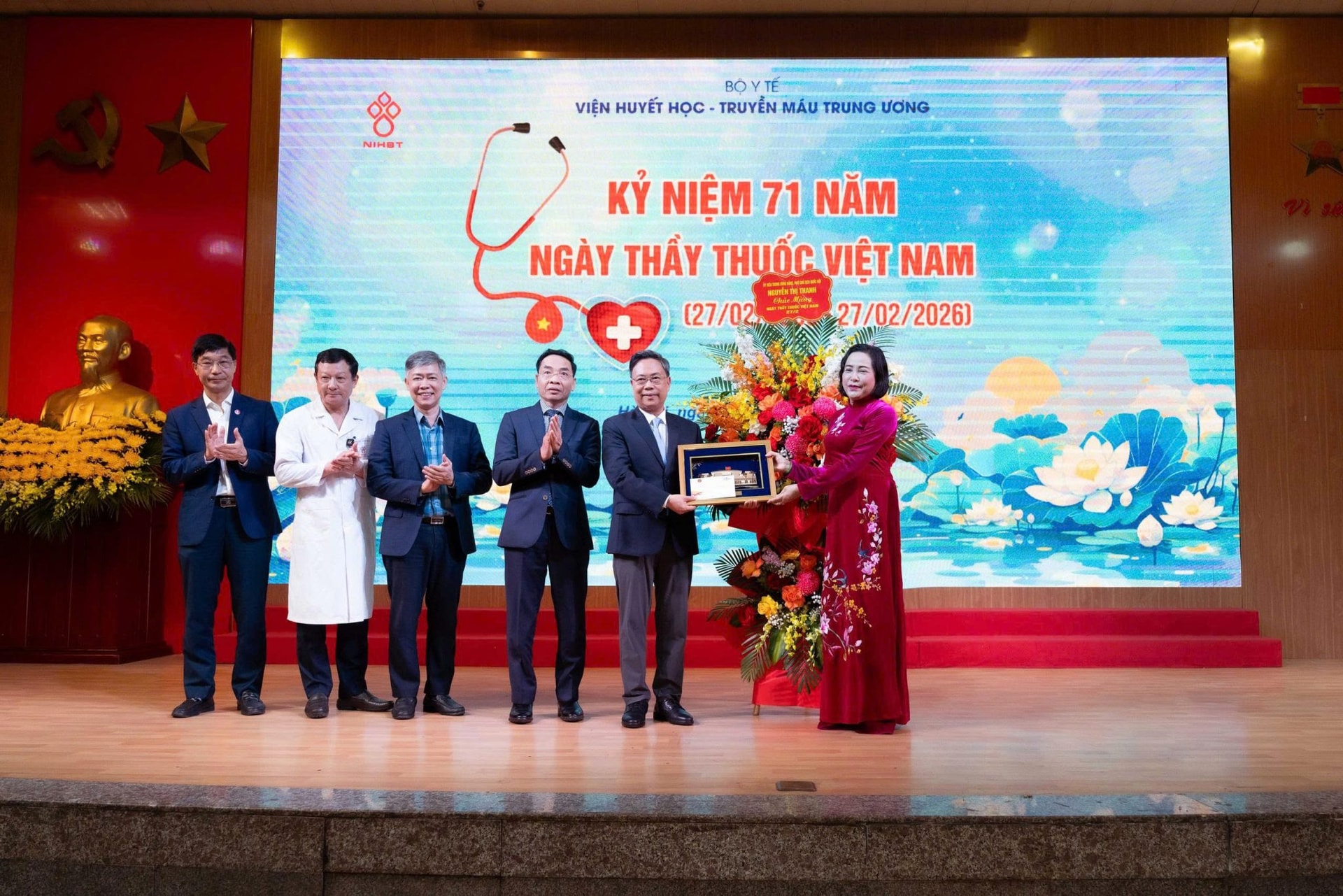 Phó Chủ tịch Quốc hội thăm, chúc mừng Viện Huyết học - Truyền máu Trung ương và Bệnh viện E- Ảnh 4.