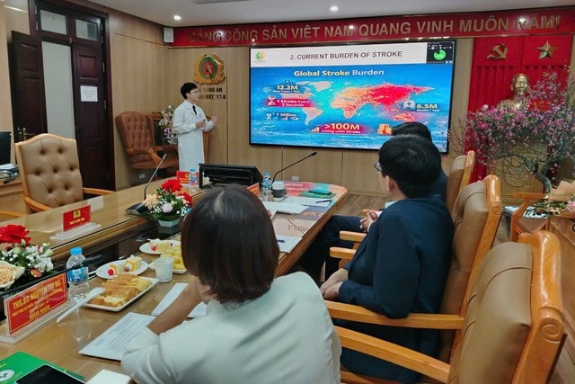 Ngày Thầy thuốc và câu chuyện bác sĩ nói tiếng Anh- Ảnh 2. Ngày Thầy thuốc và câu chuyện bác sĩ nói tiếng Anh- Ảnh 2.