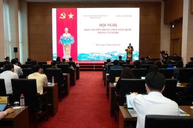 Tuyên truyền có trọng tâm, trọng điểm về cuộc bầu cử ĐBQH khóa XVI- Ảnh 1. Tuyên truyền có trọng tâm, trọng điểm về cuộc bầu cử ĐBQH khóa XVI- Ảnh 1.