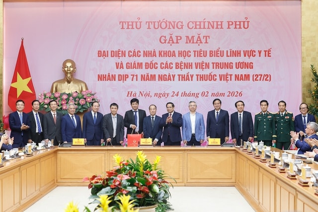Thủ tướng gửi ngành Y tế:  'Giữ trọn y đức - Vững vàng y thuật - Nâng tầm y lý - Vượt qua nghịch cảnh - Tất cả vì dân'- Ảnh 3.