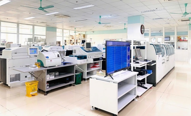 Người bệnh được tiếp cận dịch vụ xét nghiệm đạt chuẩn quốc tế ngay tại tuyến tỉnh- Ảnh 1.