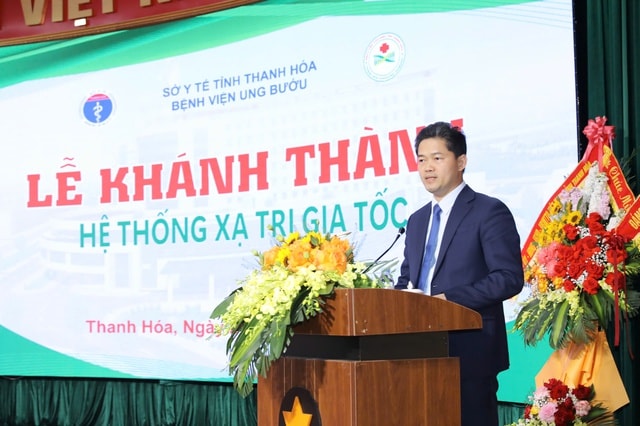 Thứ trưởng Thường trực Bộ Y tế Vũ Mạnh Hà dự lễ khánh thành hệ thống xạ trị gia tốc tại Bệnh viện Ung bướu Thanh Hóa- Ảnh 2.