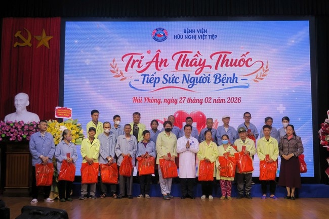  Hải Phòng: Tri ân thầy thuốc, tiếp sức người bệnh nhân ngày Thầy thuốc Việt Nam- Ảnh 4.