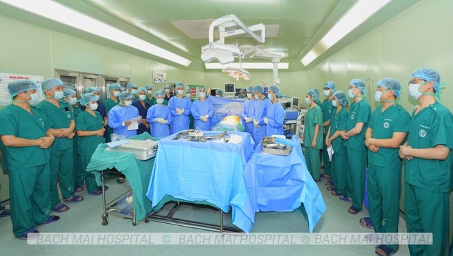 71 năm Ngày Thầy thuốc Việt Nam: Ngành y tế luôn giữ vững tinh thần trách nhiệm, tận tụy vì sức khỏe nhân dân- Ảnh 3. 71 năm Ngày Thầy thuốc Việt Nam: Ngành y tế luôn giữ vững tinh thần trách nhiệm, tận tụy vì sức khỏe nhân dân- Ảnh 3.