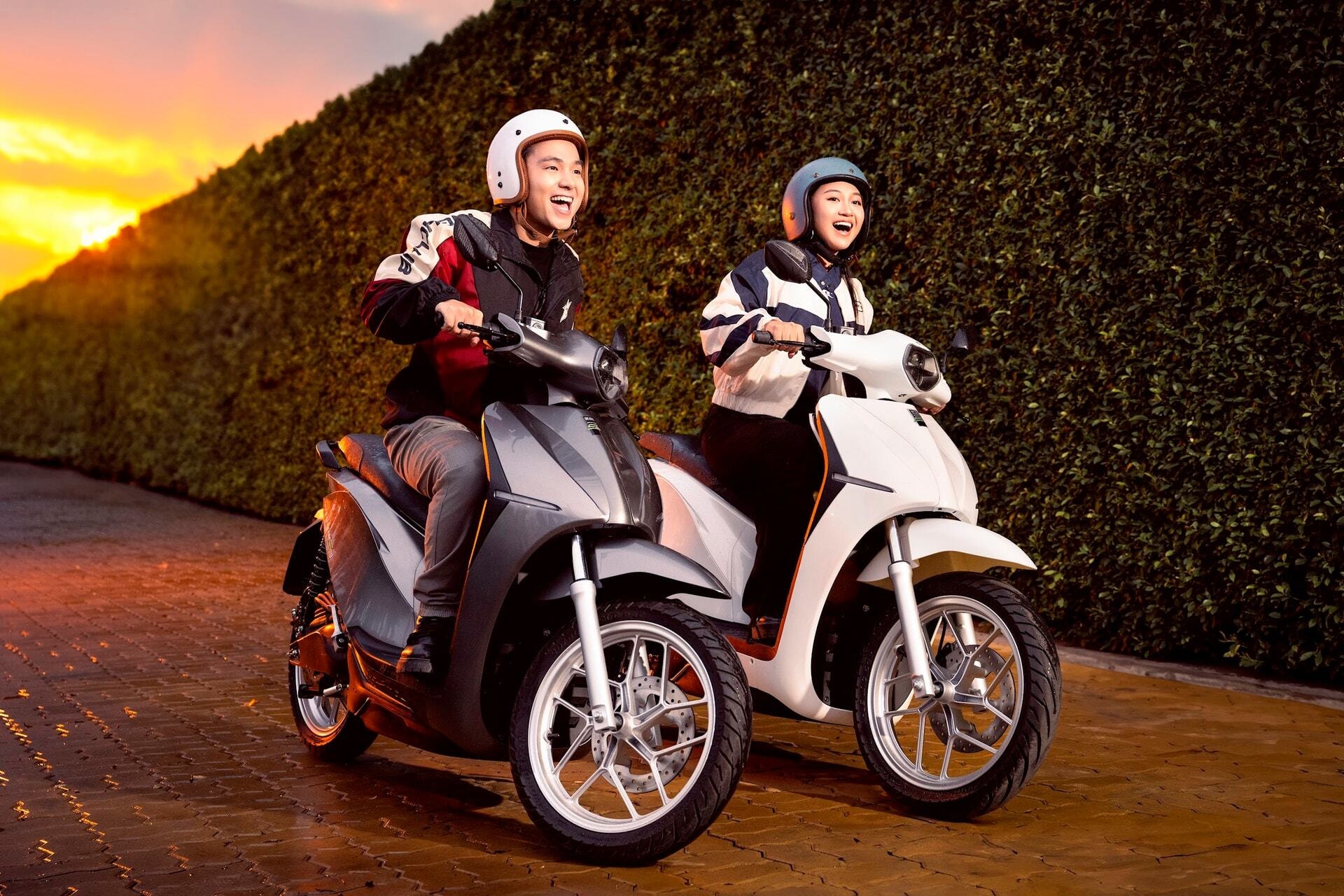 Quantum S3 nổi bật với cốp rộng 44 lít và công nghệ sạc nhanh tiện dụng.