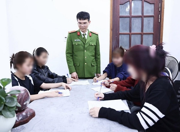 5 học sinh 14 tuổi rời trường đi làm thuê theo lời rủ rê qua mạng- Ảnh 2.