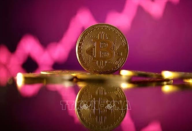 Giá Bitcoin rơi xuống mức dưới 64.000 USD sau khi Israel tấn công Iran- Ảnh 1. Giá Bitcoin rơi xuống mức dưới 64.000 USD sau khi Israel tấn công Iran- Ảnh 1.