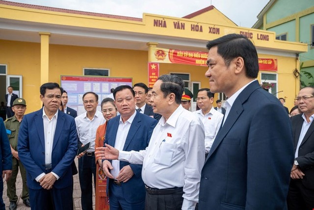 Chủ tịch Quốc hội kiểm tra công tác chuẩn bị bầu cử tại Nghệ An- Ảnh 3. Chủ tịch Quốc hội kiểm tra công tác chuẩn bị bầu cử tại Nghệ An- Ảnh 3.
