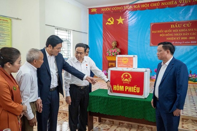 Chủ tịch Quốc hội kiểm tra công tác chuẩn bị bầu cử tại Nghệ An- Ảnh 2. Chủ tịch Quốc hội kiểm tra công tác chuẩn bị bầu cử tại Nghệ An- Ảnh 2.