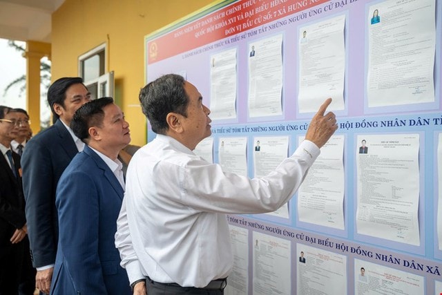 Chủ tịch Quốc hội kiểm tra công tác chuẩn bị bầu cử tại Nghệ An- Ảnh 1. Chủ tịch Quốc hội kiểm tra công tác chuẩn bị bầu cử tại Nghệ An- Ảnh 1.