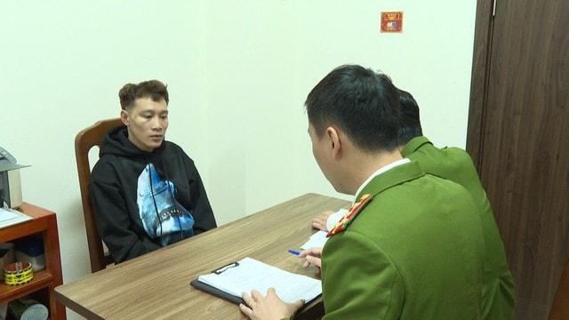 Triệu tập nhóm đối tượng tung tin giả bị 'công an đánh'- Ảnh 1. Triệu tập nhóm đối tượng tung tin giả bị 'công an đánh'- Ảnh 1.