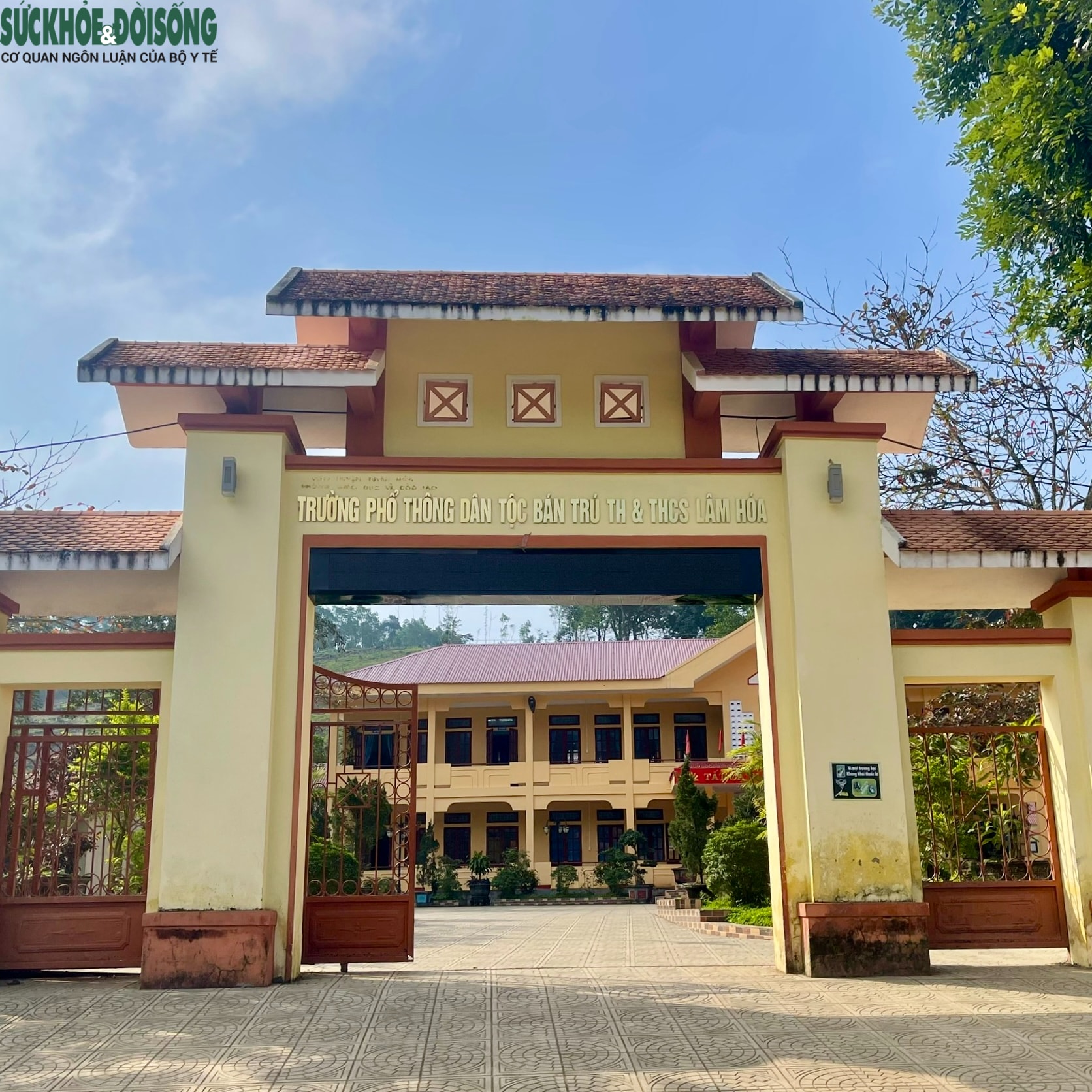 Hết Tết, thầy cô vùng cao lại vào bản 'gõ cửa' từng nhà đưa học sinh trở lại lớp- Ảnh 1. Hết Tết, thầy cô vùng cao lại vào bản 'gõ cửa' từng nhà đưa học sinh trở lại lớp- Ảnh 1.