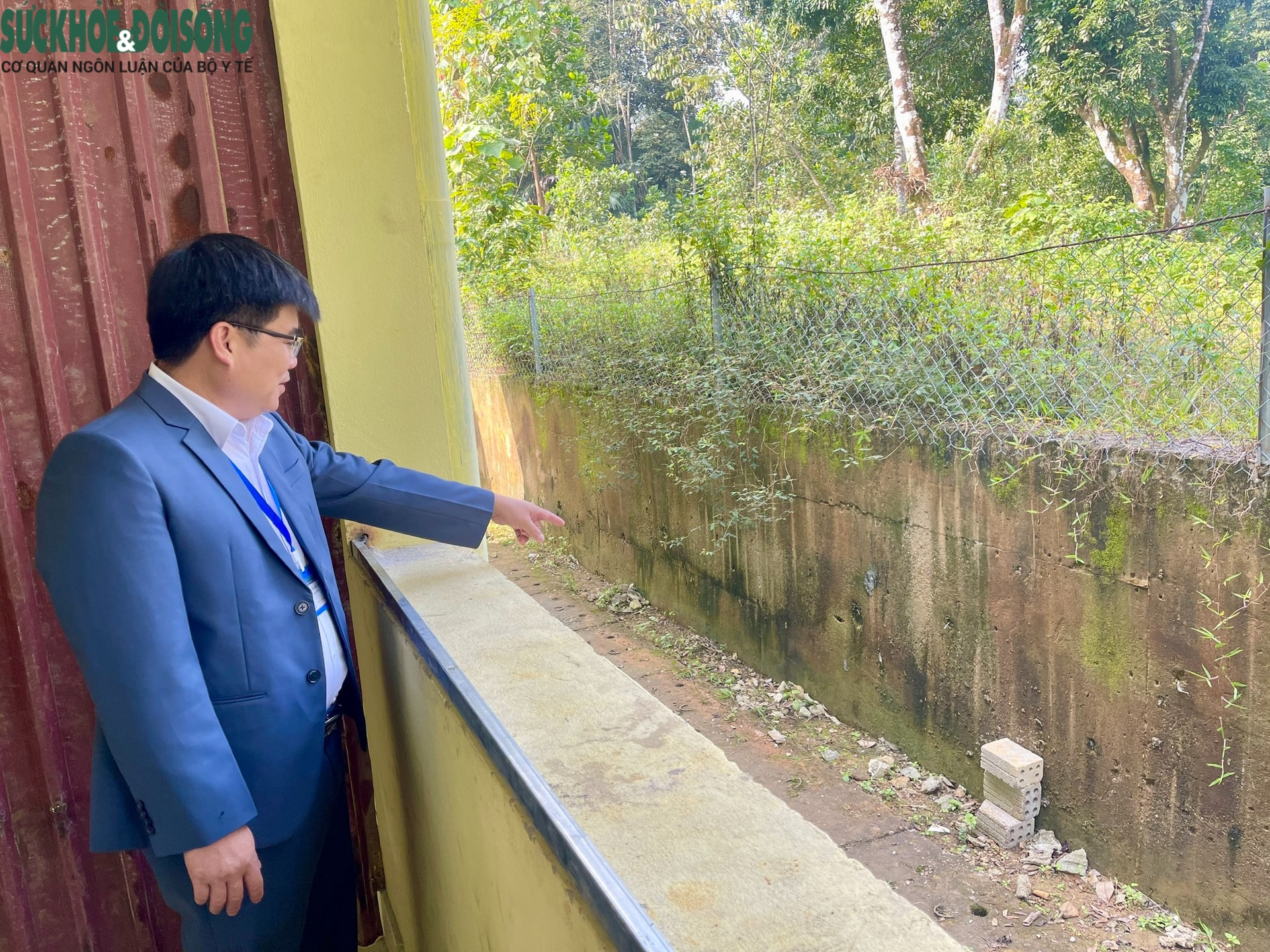Hết Tết, thầy cô vùng cao lại vào bản 'gõ cửa' từng nhà đưa học sinh trở lại lớp- Ảnh 2. Hết Tết, thầy cô vùng cao lại vào bản 'gõ cửa' từng nhà đưa học sinh trở lại lớp- Ảnh 2.