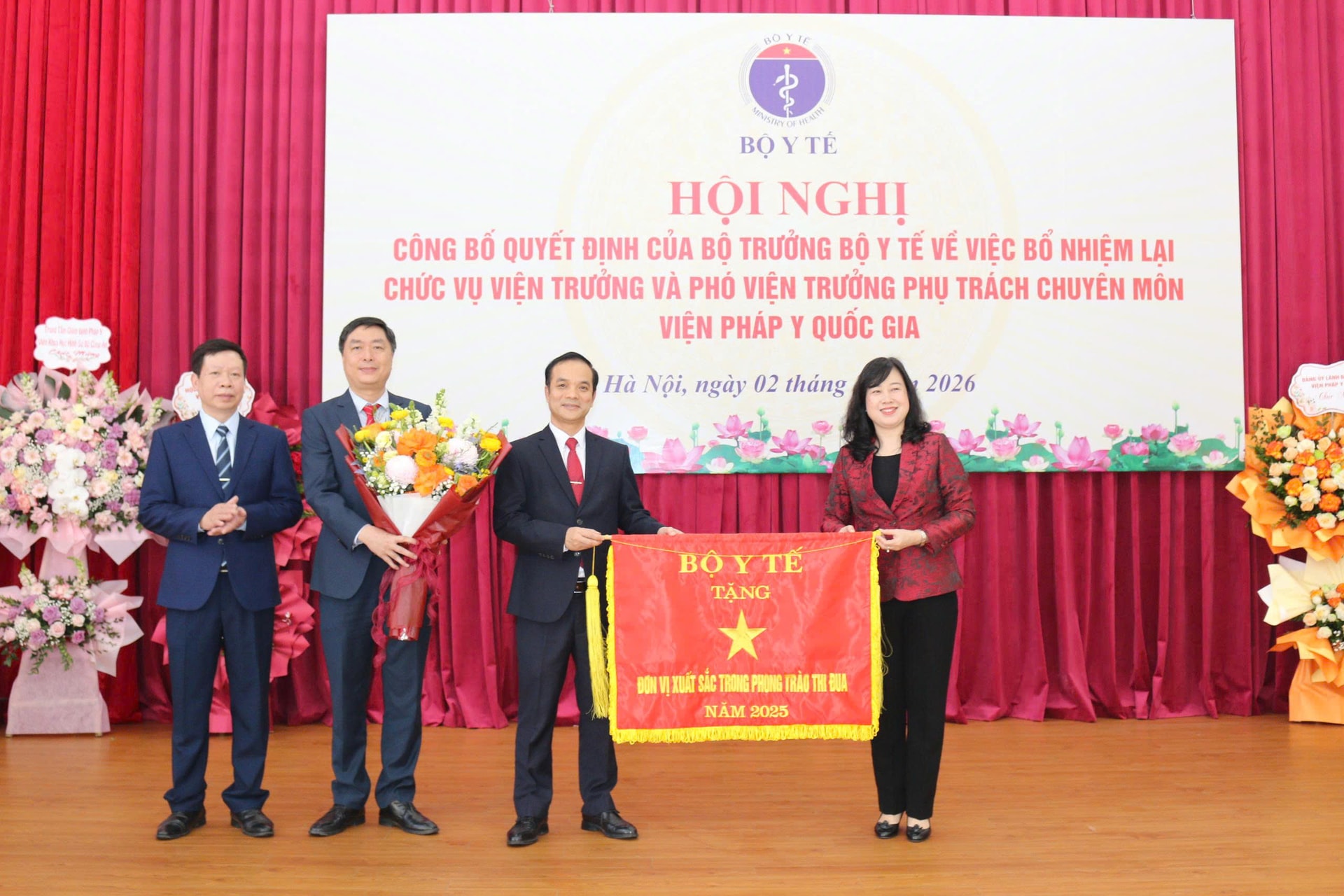 Bộ trưởng Đào Hồng Lan trao quyết định bổ nhiệm lại Viện trưởng, Phó Viện trưởng Viện Pháp y Quốc gia- Ảnh 4. Bộ trưởng Đào Hồng Lan trao quyết định bổ nhiệm lại Viện trưởng, Phó Viện trưởng Viện Pháp y Quốc gia- Ảnh 4.