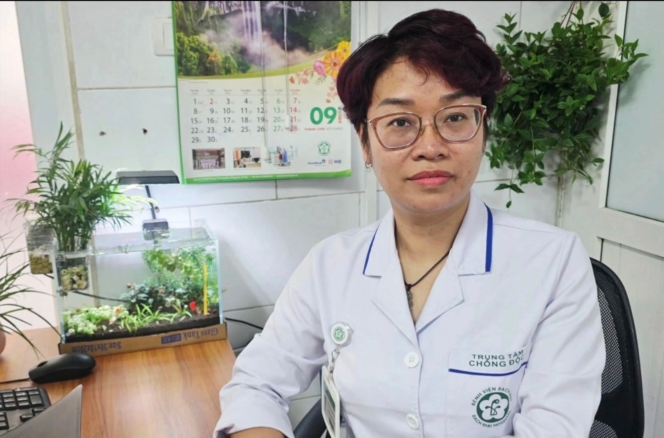 Bác sĩ, điều dưỡng Bệnh viện Bạch Mai cứu người qua cơn sinh tử ở bể bơi, siêu thị- Ảnh 2. Bác sĩ, điều dưỡng Bệnh viện Bạch Mai cứu người qua cơn sinh tử ở bể bơi, siêu thị- Ảnh 2.