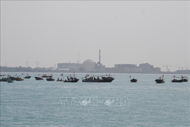 Các hãng vận tải biển lớn đình chỉ hoạt động qua Eo biển Hormuz- Ảnh 1. Các hãng vận tải biển lớn đình chỉ hoạt động qua Eo biển Hormuz- Ảnh 1.