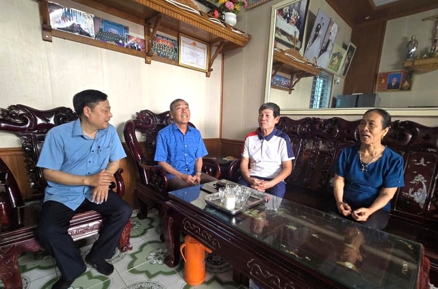 ‘Đi từng ngõ, gõ từng nhà’ để đảm bảo quyền lợi cử tri trước ngày hội lớn tại Thanh Hóa- Ảnh 3.