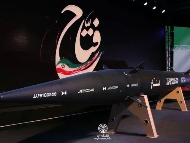 Iran tung tên lửa siêu vượt âm Fattah-2 vượt mặt mọi lá chắn Mỹ- Ảnh 1.
