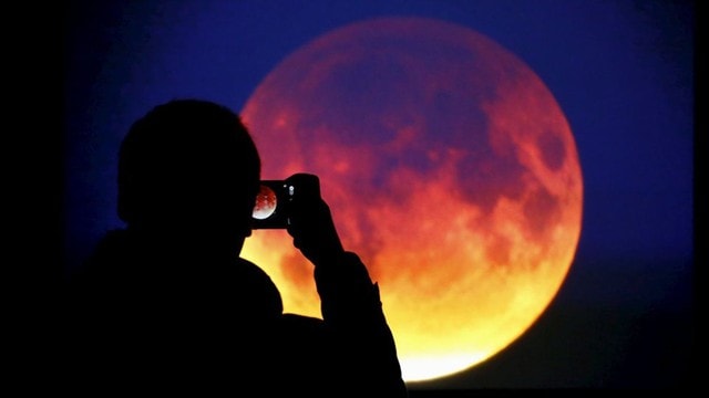 Mặt Trăng sẽ nhuộm đỏ bầu trời đêm mai- Ảnh 1.