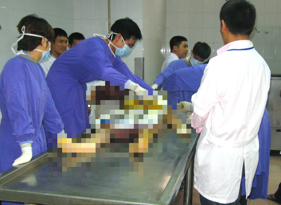 Người thầy y khoa trước lằn ranh sự thật (3): Chọn 'lửa' nơi phòng lạnh- Ảnh 2. Người thầy y khoa trước lằn ranh sự thật (3): Chọn 'lửa' nơi phòng lạnh- Ảnh 2.