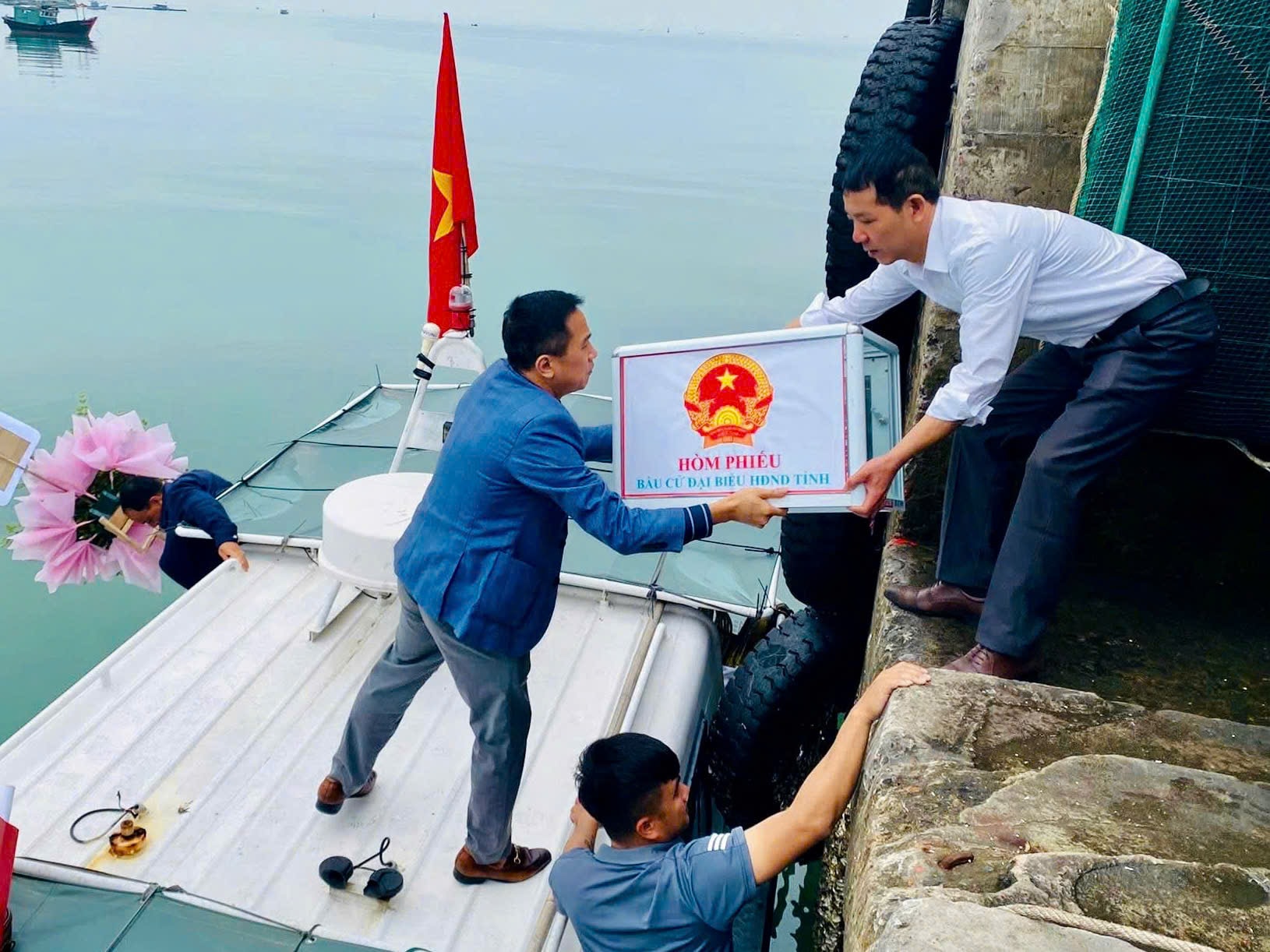 Quảng Ninh sẵn sàng cho ngày hội lớn của toàn dân- Ảnh 3. Quảng Ninh sẵn sàng cho ngày hội lớn của toàn dân- Ảnh 3.