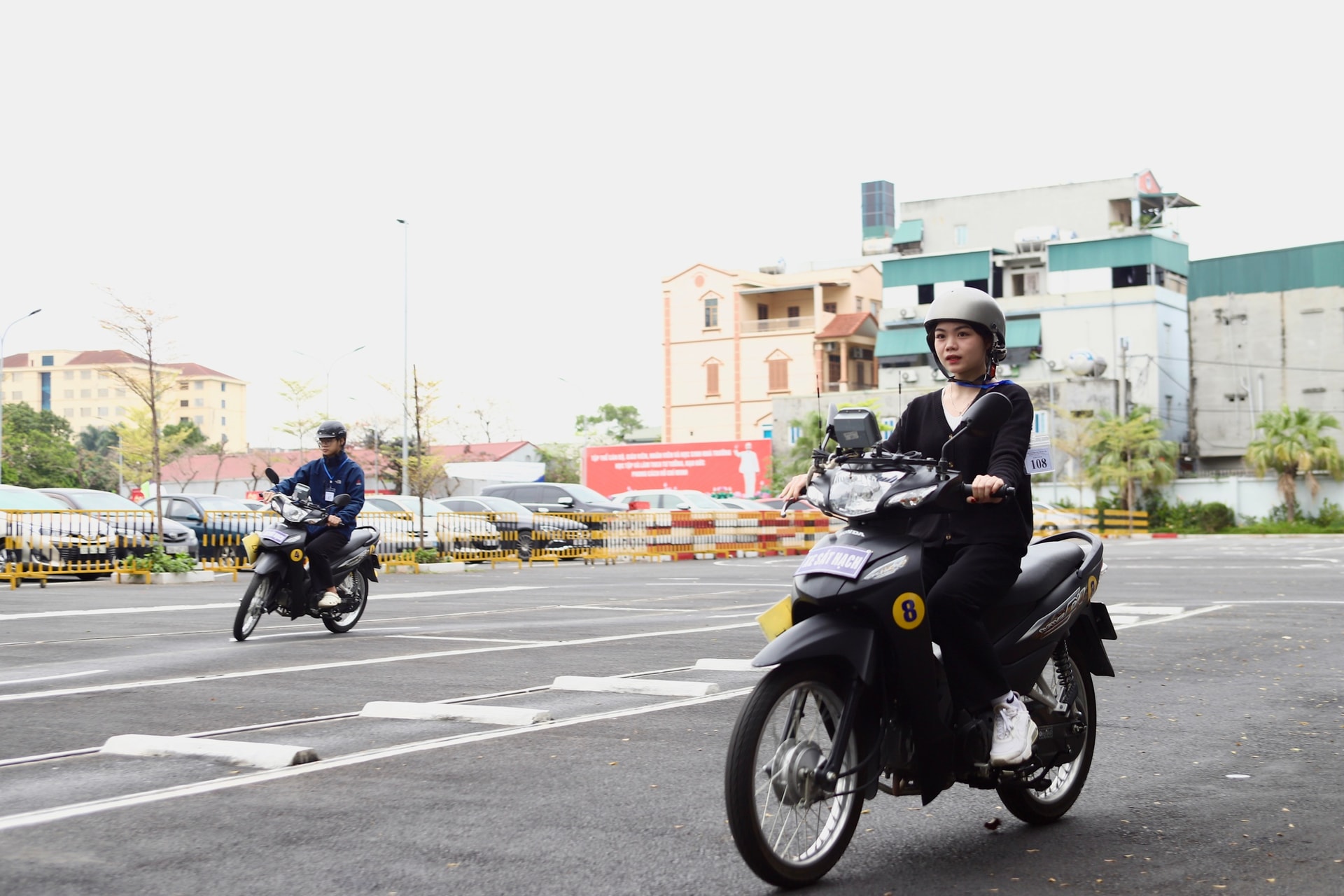 Sau Tết, các trung tâm sát hạch lái xe tăng ca phục vụ hàng nghìn thí sinh- Ảnh 3. Sau Tết, các trung tâm sát hạch lái xe tăng ca phục vụ hàng nghìn thí sinh- Ảnh 3.