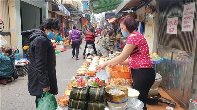 Rằm tháng Giêng: Hàng hóa đa dạng, giá ổn định- Ảnh 3.