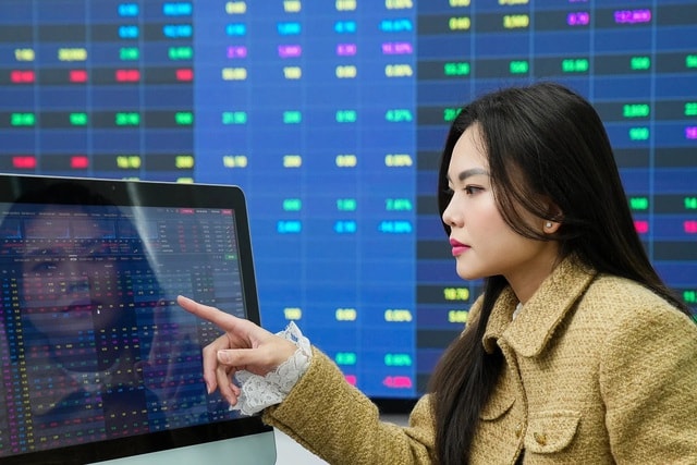 Xu hướng chứng khoán 4/3 hạn chế mua đuổi cổ phiếu dầu khí- Ảnh 1. Xu hướng chứng khoán 4/3 hạn chế mua đuổi cổ phiếu dầu khí- Ảnh 1.