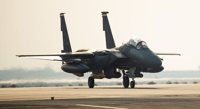 Loạt tiêm kích F-15 bị bắn hạ làm lộ điểm yếu của Mỹ?- Ảnh 1. Loạt tiêm kích F-15 bị bắn hạ làm lộ điểm yếu của Mỹ?- Ảnh 1.